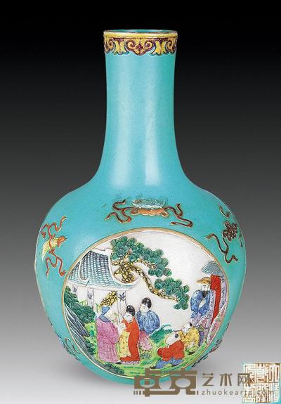民国 粉彩堆瓷人物天球瓶 高31.5cm