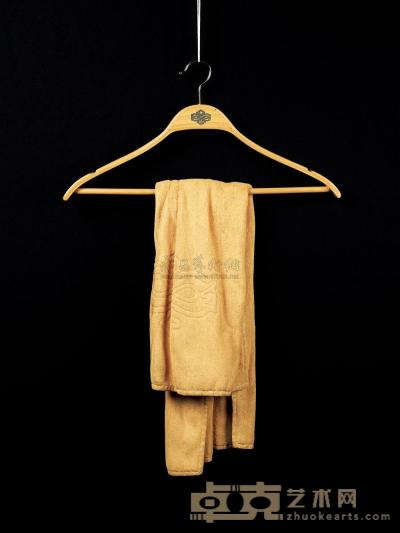 杨北辰 毛巾（1/1） 68×45×10.5cm