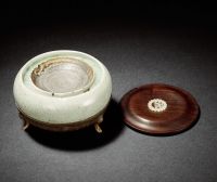 明·青釉瓷鼓形硯