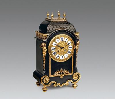 约1870年 法国宗教风格镶铜饰台钟
