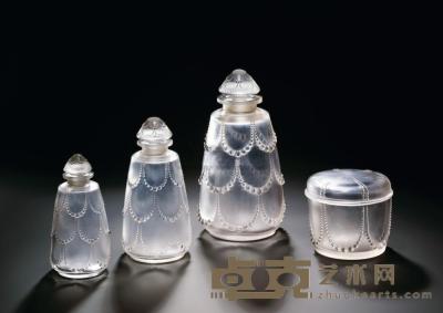 1926年 《珍珠》 （四件∕套） 小罐高9.3cm；大瓶高21.0cm；中瓶高16.8cm；小瓶高13.5cm