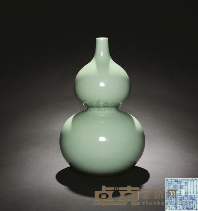 清 豆青釉葫芦瓶 高33cm