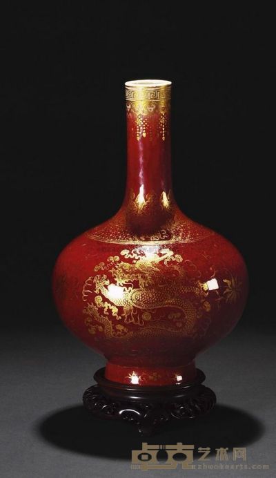清康熙 郎红釉描金团龙纹荸荠瓶 高30cm