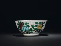 清 素三彩花卉纹碗