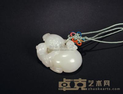 清 白玉雕戏獾童子坠 高3.5cm