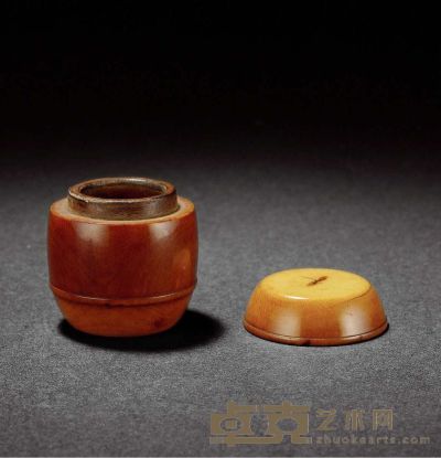 清·象牙雕鼓式香盒 高：5.1cm径：4.5cm