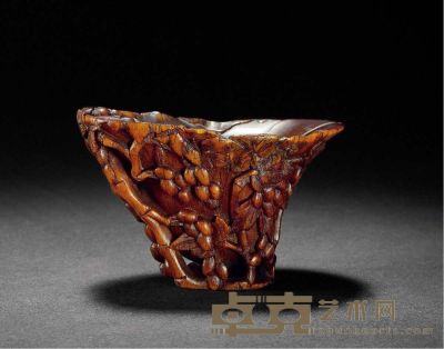 清·犀角雕葡萄杯 高：6.6cm 重：147g