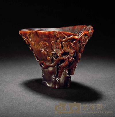 清早期·犀角雕梅花杯 高：9.6cm 重：260g