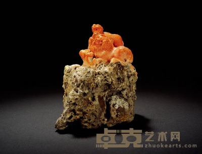 清·珊瑚雕狮摆件 高：13.4cm 通径：14.2cm
