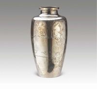 花木雕图银花瓶