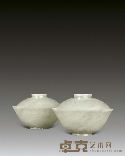 清乾隆 青玉雕盖碗 （一对） 直径12cm×2