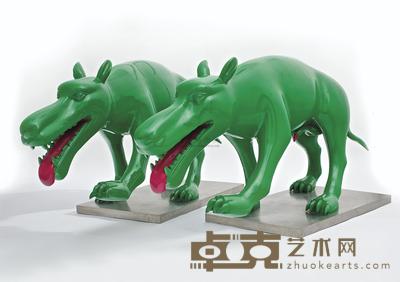 周春芽 2006年作 绿狗 （两件） 82×56×158.5cm×2