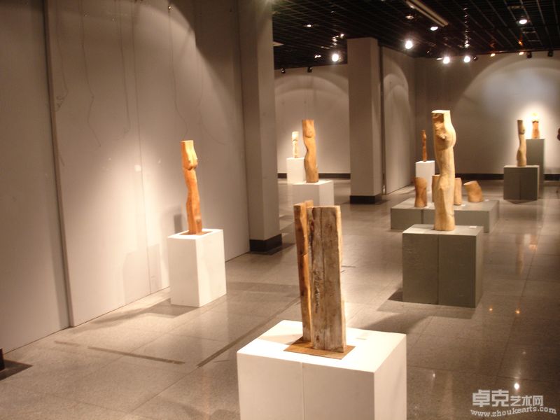 童建颖木雕展2