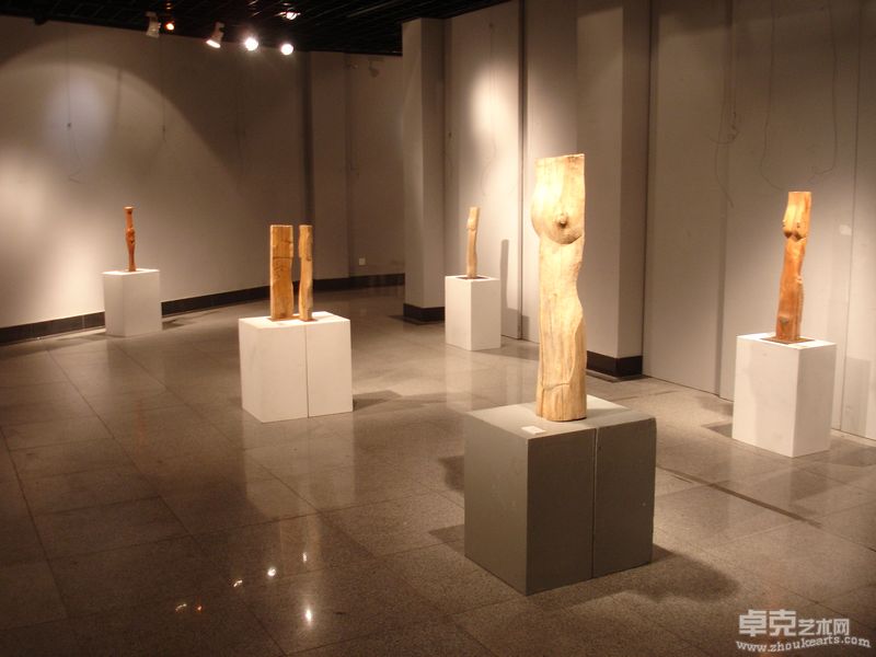 童建颖木雕展3