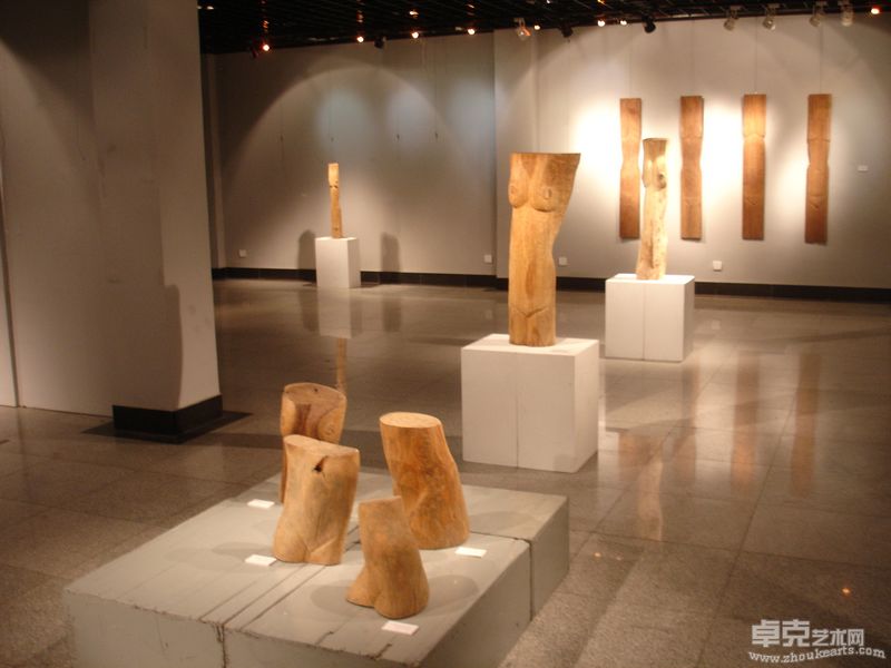 童建颖木雕展4