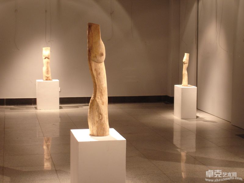童建颖木雕展5