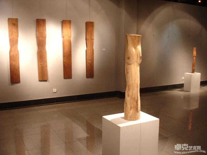 童建颖木雕展6