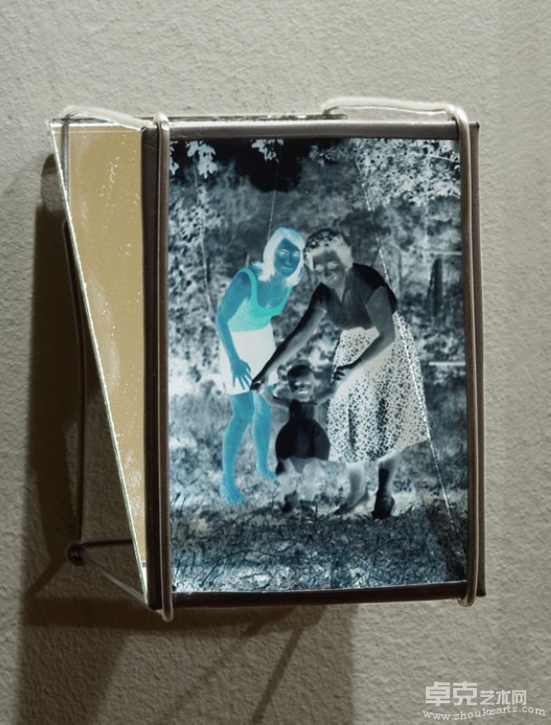 4_csaky_lightbox_garden1_768