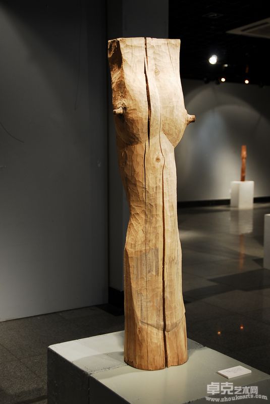 童建颖木雕展16
