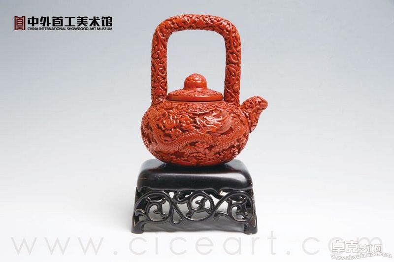 剔红龙纹提梁壶