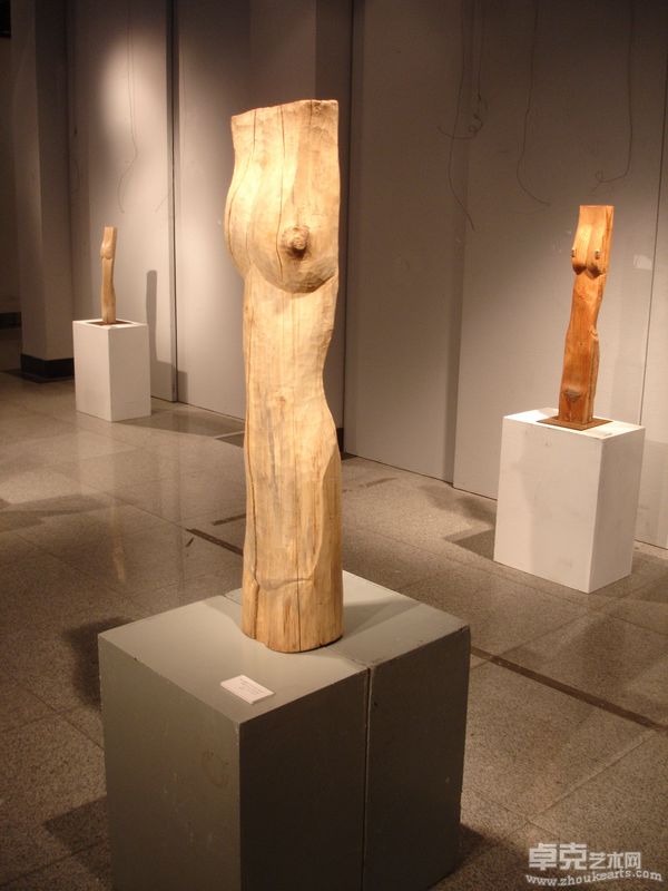童建颖木雕展12