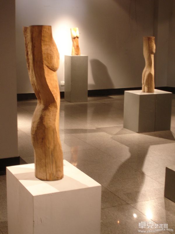 童建颖木雕展14