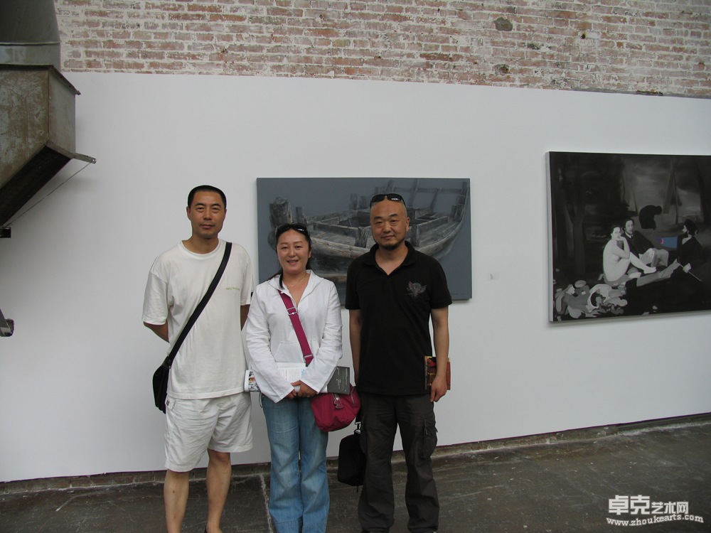 李国瑞、刘大鸿、毛毛在北京798