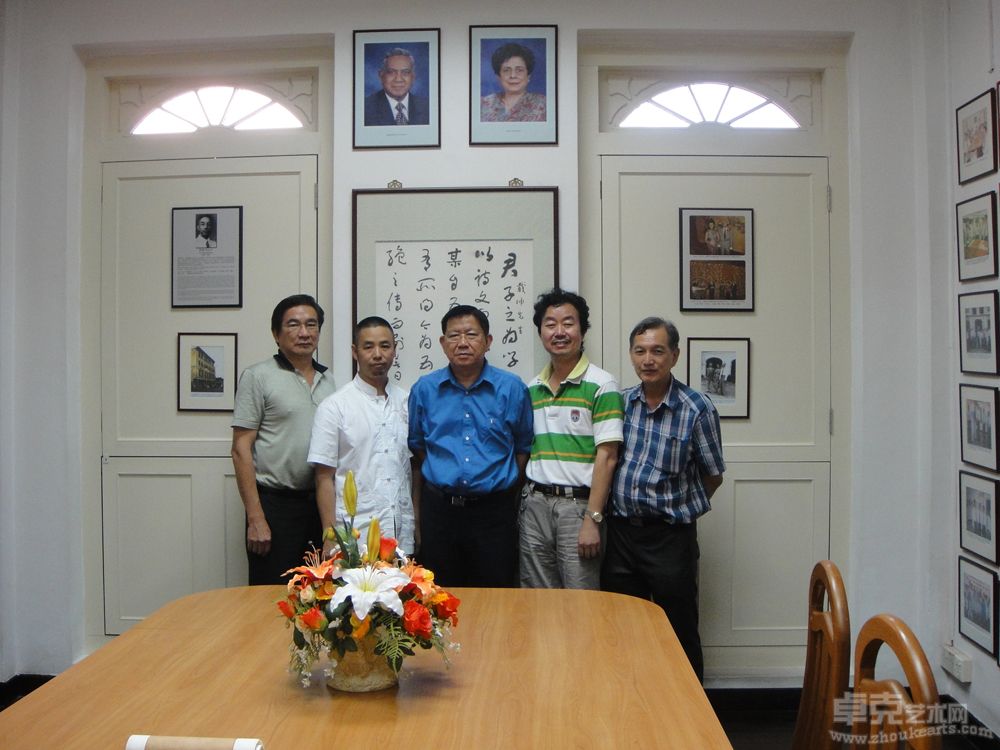 尹天石和新加坡书法家协会主席陈声桂先生