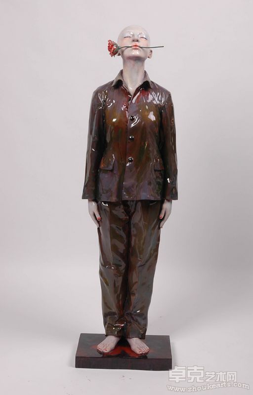红色密室12 胡柯 树脂着色  The red chamber Hu Ke  Resin coloring 140cmx42cmx27cm 2007
