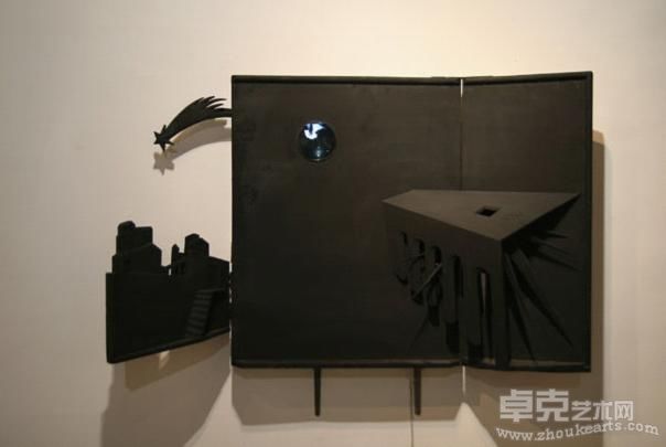 陆磊  刹那  黑板 视频 金属  190×120 厘米  2011