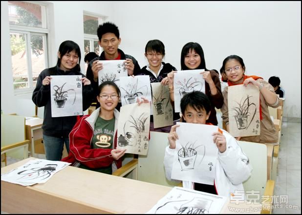 海外学生学习中国画