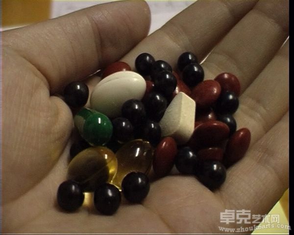 梁玥楼上的幽灵  视频 单路  1分钟  2001年