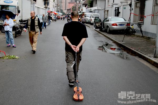 李牧 禅之漫步  影像  4分钟  2011年
