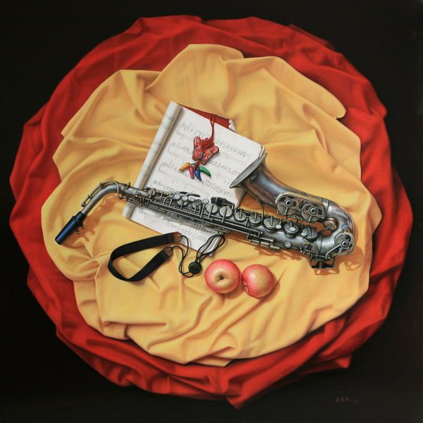 衬布上的萨克斯100x100cm The saxophone on the white cloth