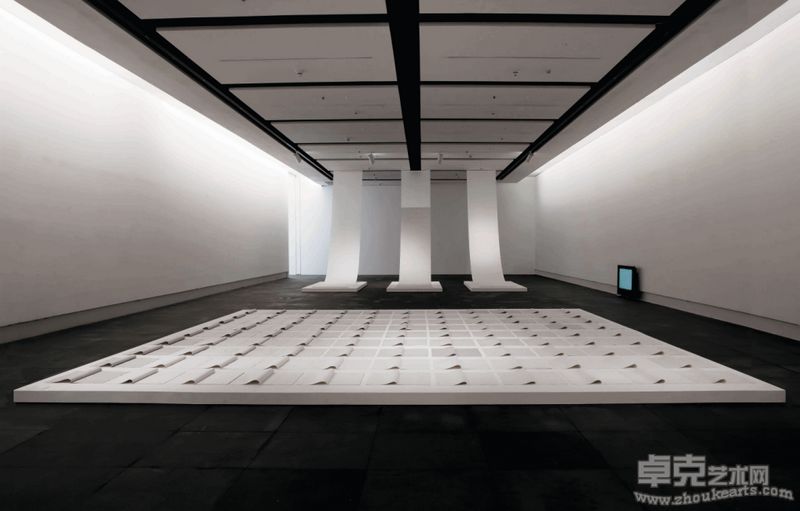 张羽 指印2009.6.19(装置) 30000×1100×490cm  宣纸、水墨、水 2009  台北关渡美术馆