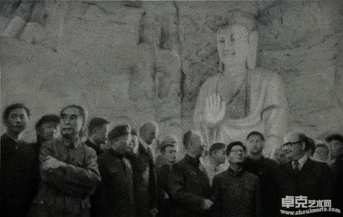 石窟_160x250cm_香灰_2008
