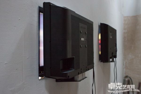 电视镜（不可撤销）2台电视屏幕和2面镜子 (1)