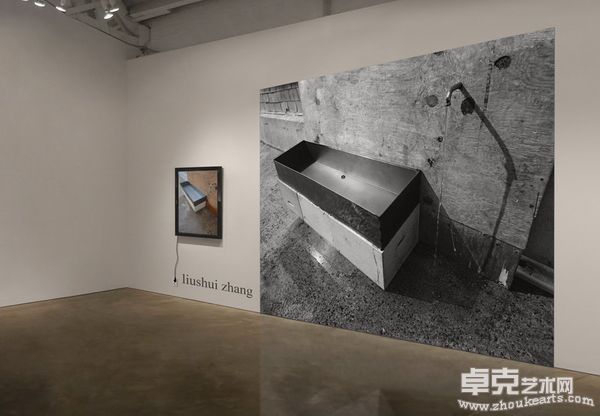 流水帐  数码打印（墙纸）liushui Zhang, digital print (wallpaper)