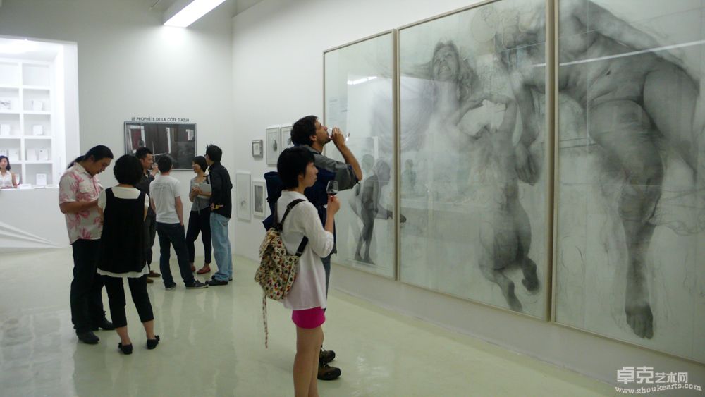 品酒赏画