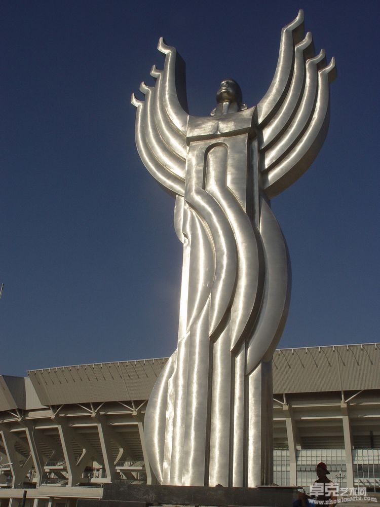我院为南非莫桑比克国家体育馆承建主体雕塑