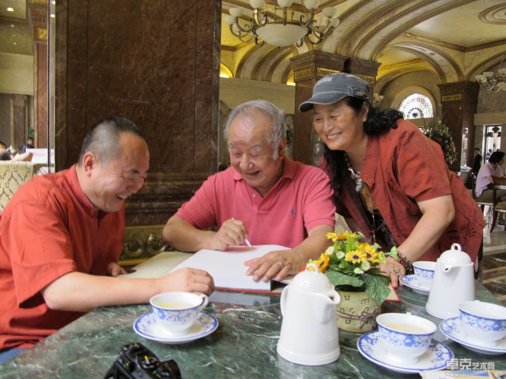 2011年7月2日，刘子建、石鸣夫妇和刘国松先生在台湾长流美术馆