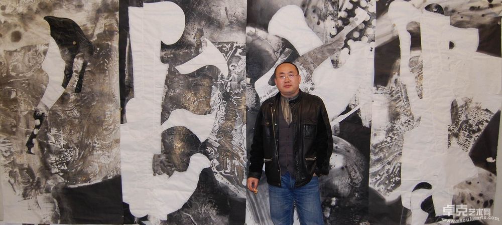 刘子建肖像照
