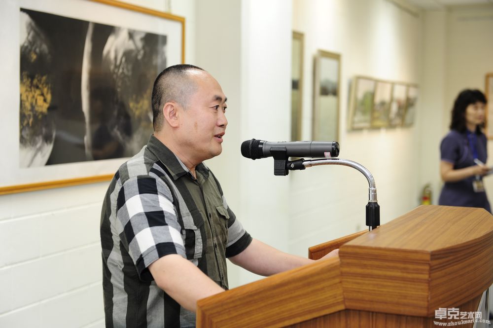 刘子建在“纪念辛亥百年两岸名家水墨大展”开幕式上致辞（2011,6）