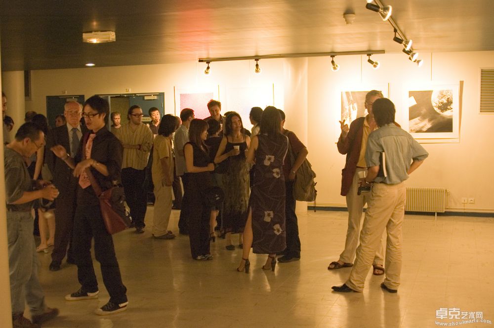 刘子建在法国巴黎艺术城展览现场（2005,9）
