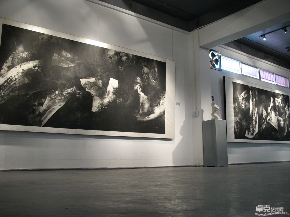 刘子建作品“异质的水墨展”现场（2007,7）