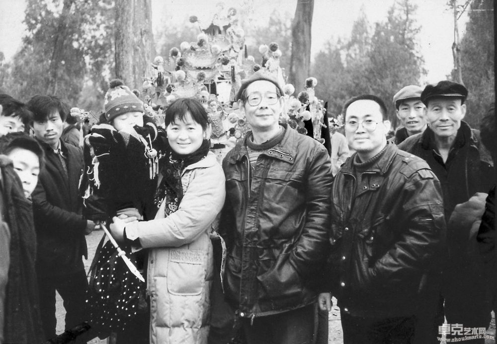 1992年和邵声朗老师在河南淮阳太昊陵