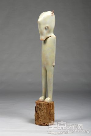 潘泓钢&胡有辰 角尖 2010 玻璃钢着色 86 x 18 x19 cm