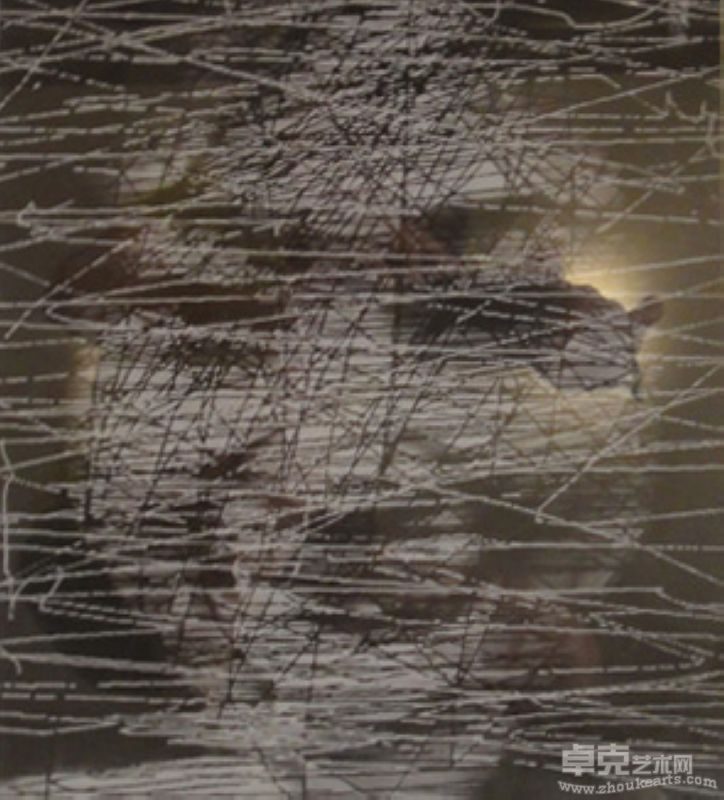 徐若涛《生物》布面油画，42.5×39.5cm   2006