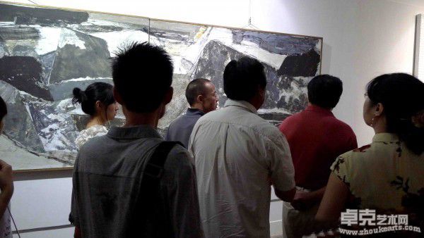 顾黎明作品  湖南省副省长唐之享在看展览