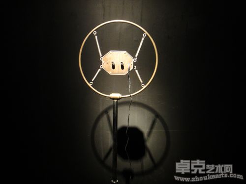 献给她·扩音器